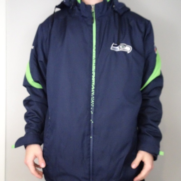 Official Seahawk Onfield Reebok Jacket - Picture 2 of 2